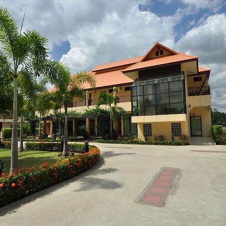 Maeklong Marina Resort Ratchaburi Extérieur photo