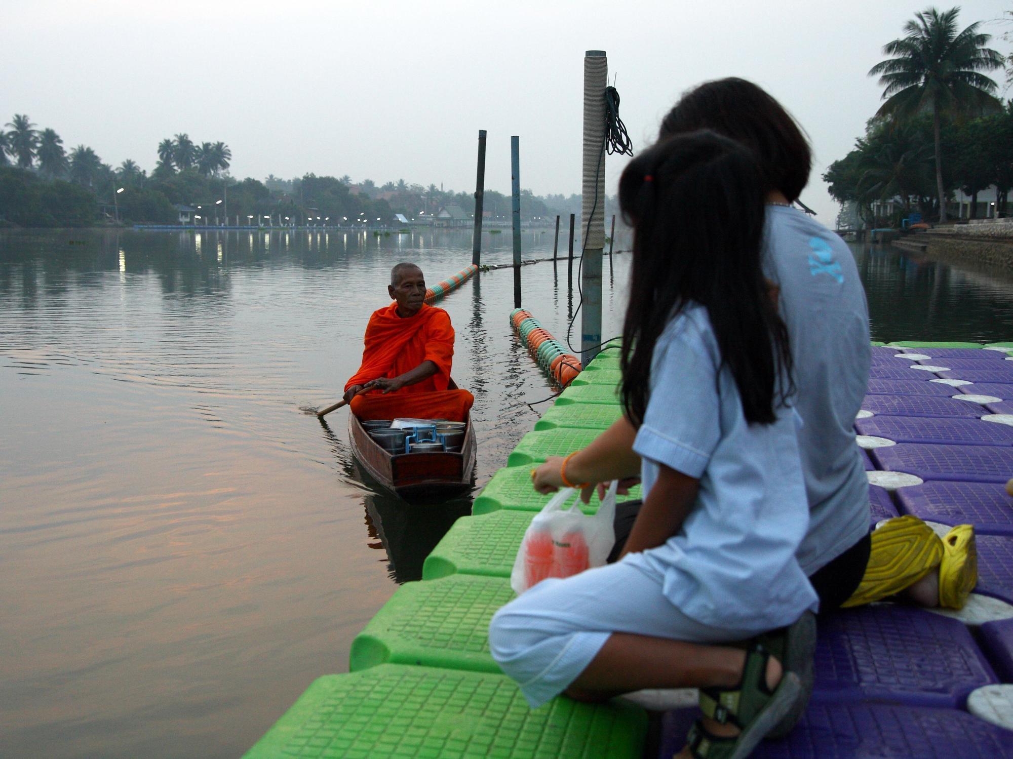 Maeklong Marina Resort Ratchaburi Extérieur photo