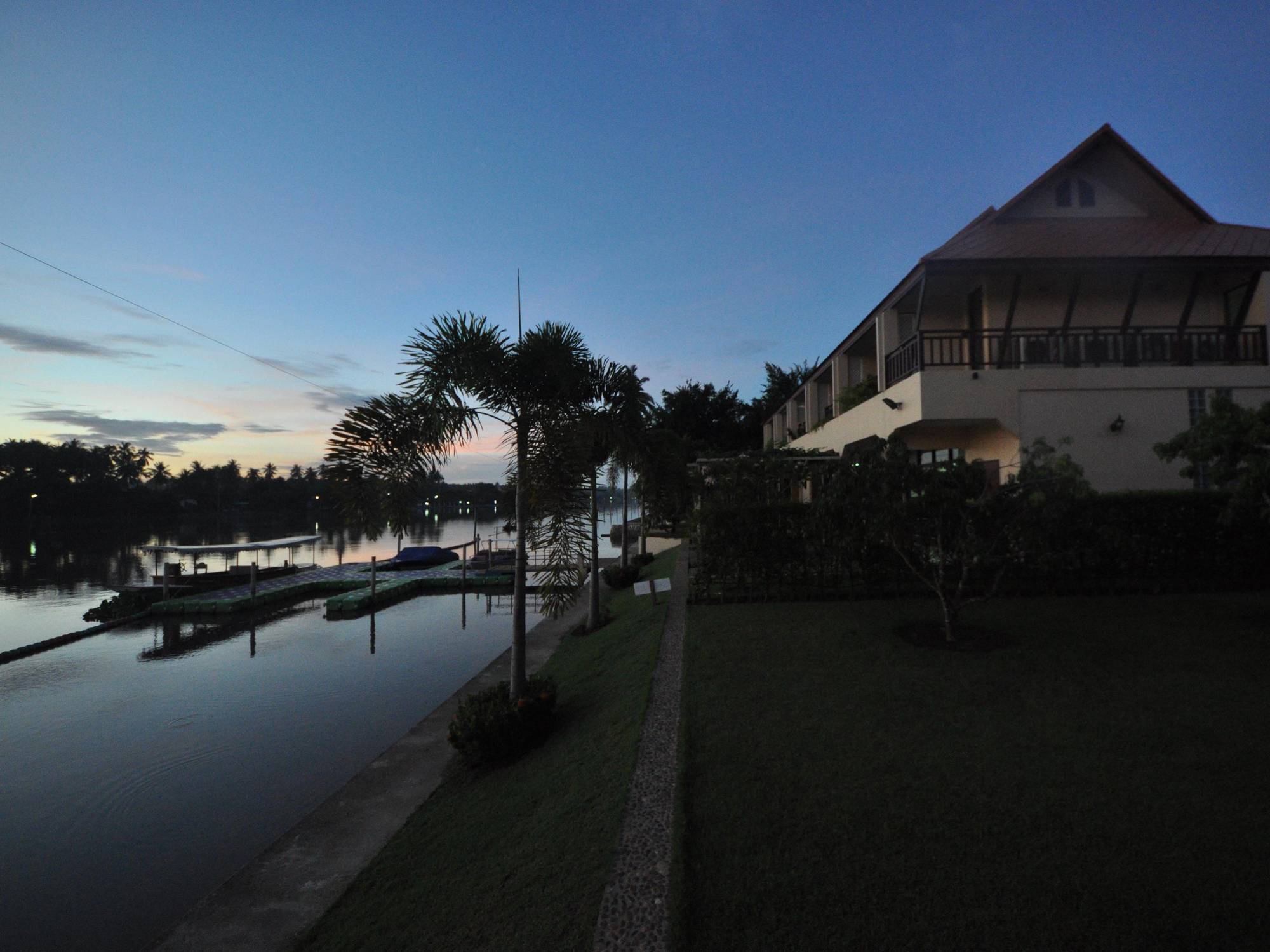 Maeklong Marina Resort Ratchaburi Extérieur photo